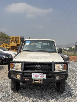 Toyota Land Cruiser 4.0 V6 GXR 2019 Gold