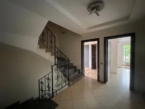 4bdrm Duplex in Banana Island for rent