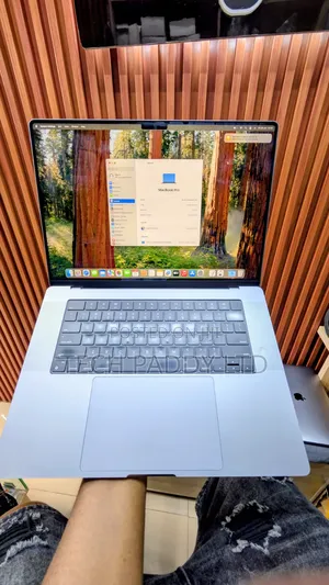 Laptop Apple MacBook Pro 2021 M1 32GB Apple M1 Pro SSD 1T