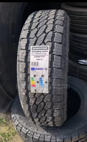 Original Tire 235/65r17 Bridgestone