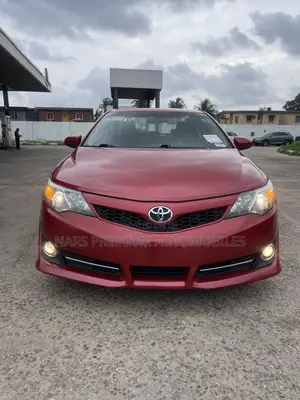 Toyota Camry SE 4dr Sedan (2.5L 4cyl 6A) 2013 Red