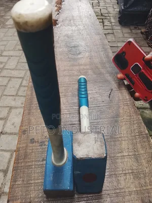 White and Blue 2kg Hammer