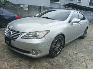 Lexus ES 2012 Silver