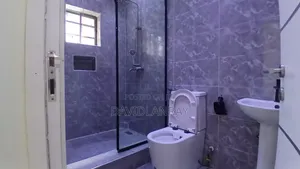 3bdrm Apartment in Lekki Phase 1 for rent