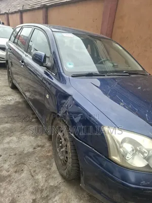 Toyota Avensis 2005 Blue