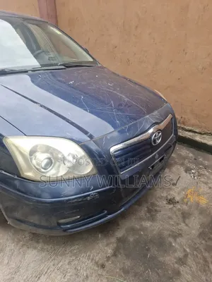 Toyota Avensis 2005 Blue
