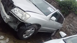 Toyota Highlander 2004 Silver