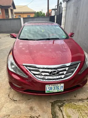 Hyundai Sonata Limited Sedan FWD (2.4L 4cyl 6A) 2011 Red