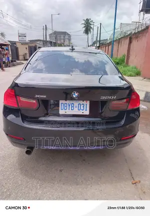 BMW 320i Sedan RWD 2016 Black