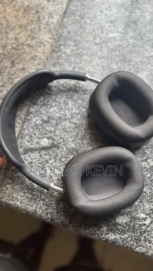Clean Original Apple Airpod Max 2 Gen