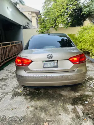 Volkswagen Passat 2015 Gold