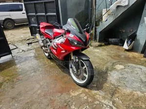 Yamaha R1 2003 Red