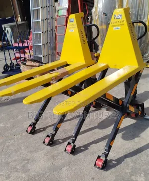 Yellow Covenant Scissor Lift Pallet Trucks Feature A 1500kg Lifting