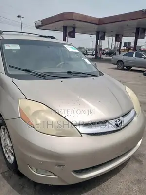 Toyota Sienna 2006 Gold