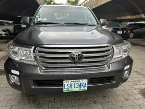Toyota Land Cruiser 4.5 V8 VXR 2015 Gray