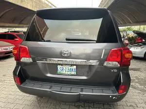 Toyota Land Cruiser 4.5 V8 VXR 2015 Gray