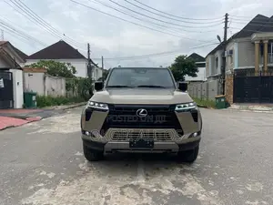 Lexus GX 2025 Gold