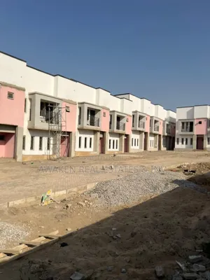 4bdrm Townhouse/Terrace in Kaura for sale