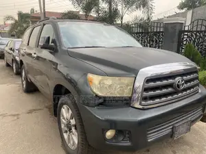 Toyota Sequoia Platinum 4dr SUV (5.7L 8cyl 6A) 2009 Black