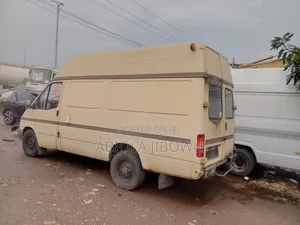Ford Transit 2000 Brown
