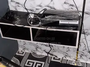 TV Shelve Console