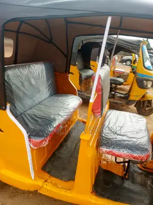 TVS HLX Plus ES 2018 Yellow