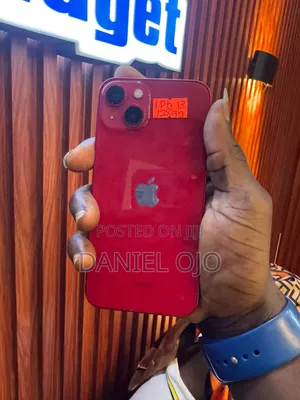 Apple iPhone 13 128 GB Red