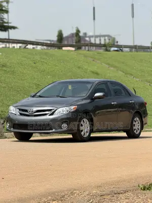 Toyota Corolla LE 4dr Sedan (1.8L 4cyl 4A) 2013 Gray