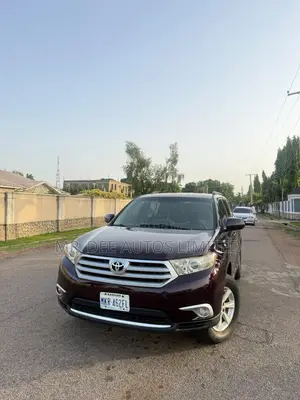 Toyota Highlander 2013 Maroon