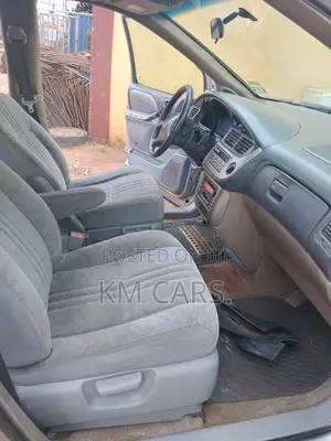 Toyota Sienna 2002 Gold