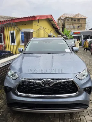 Toyota Highlander 2021 Blue