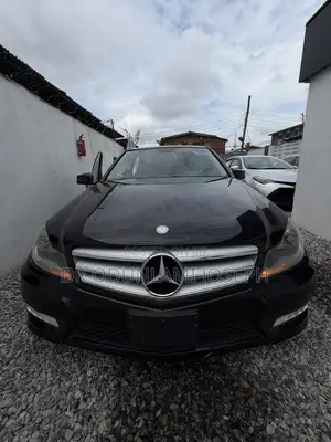 Mercedes-Benz C300 2012 Black