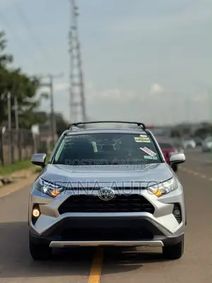 Toyota RAV4 Limited 2026 Silver