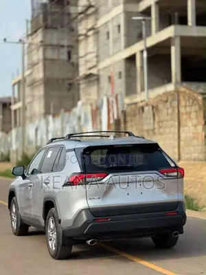 Toyota RAV4 Limited 2026 Silver