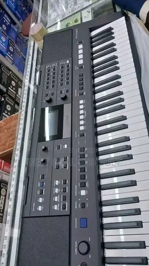 Yamaha PSR E583 Music Keyboard