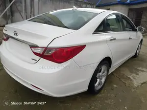 Hyundai Sonata Limited 2.0T Sedan (2.0L 4cyl 6A) 2012 White