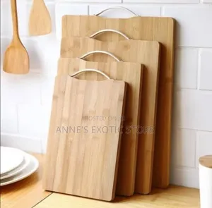 4-in-1 Bamboo Chopping Board Set With Metal Handles