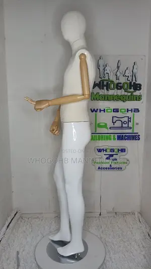 Bourgeoisie Full Body Male Mannequin White With Wooden Hands