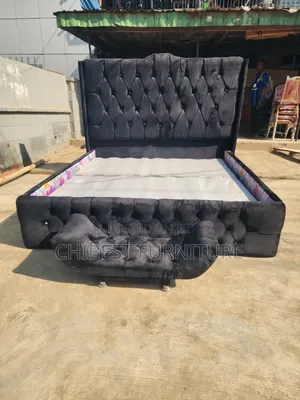 5ft Tall Neatly Padded 6by6 Bed.