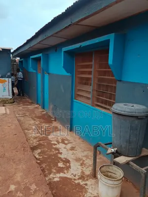 3bdrm Block of Flats in Oloola, Soka for sale