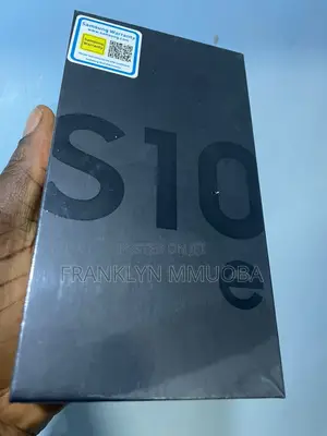 New Samsung Galaxy S10e 128 GB Black