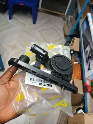 Engine Vacuum or PVC Valve 2.0 Fsi Turbo Passat
