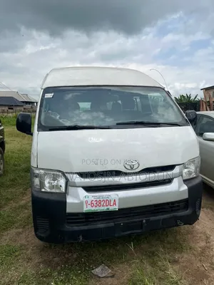 Toyota HiAce 2003 White