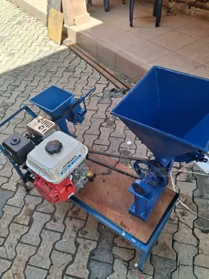 Homaka Industrial Grinding Machine With Two Buckets