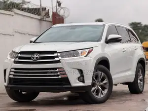 Toyota Highlander XLE 4dr SUV (3.5L 6cyl 6A) 2015 White
