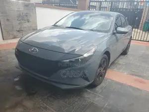 Hyundai Elantra Limited 2021 Gray