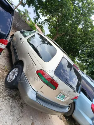 Toyota Sienna LE 2003 Gold
