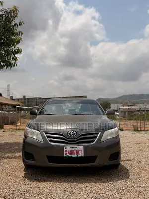 Toyota Camry LE 4dr Sedan (2.5L 4cyl 6AM) 2010 Gray