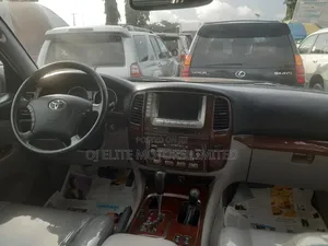 Toyota Land Cruiser 5.7 V8 VX-S 2007 Gray