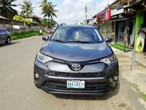 Toyota RAV4 Limited 4dr SUV AWD (2.5L 4cyl 6A) 2014 Gray